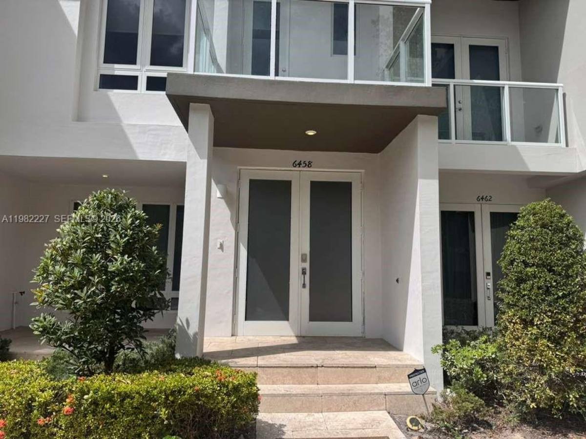 Townhouse for rent at 6458 NW 103rd Passage, Miami, FL 33178