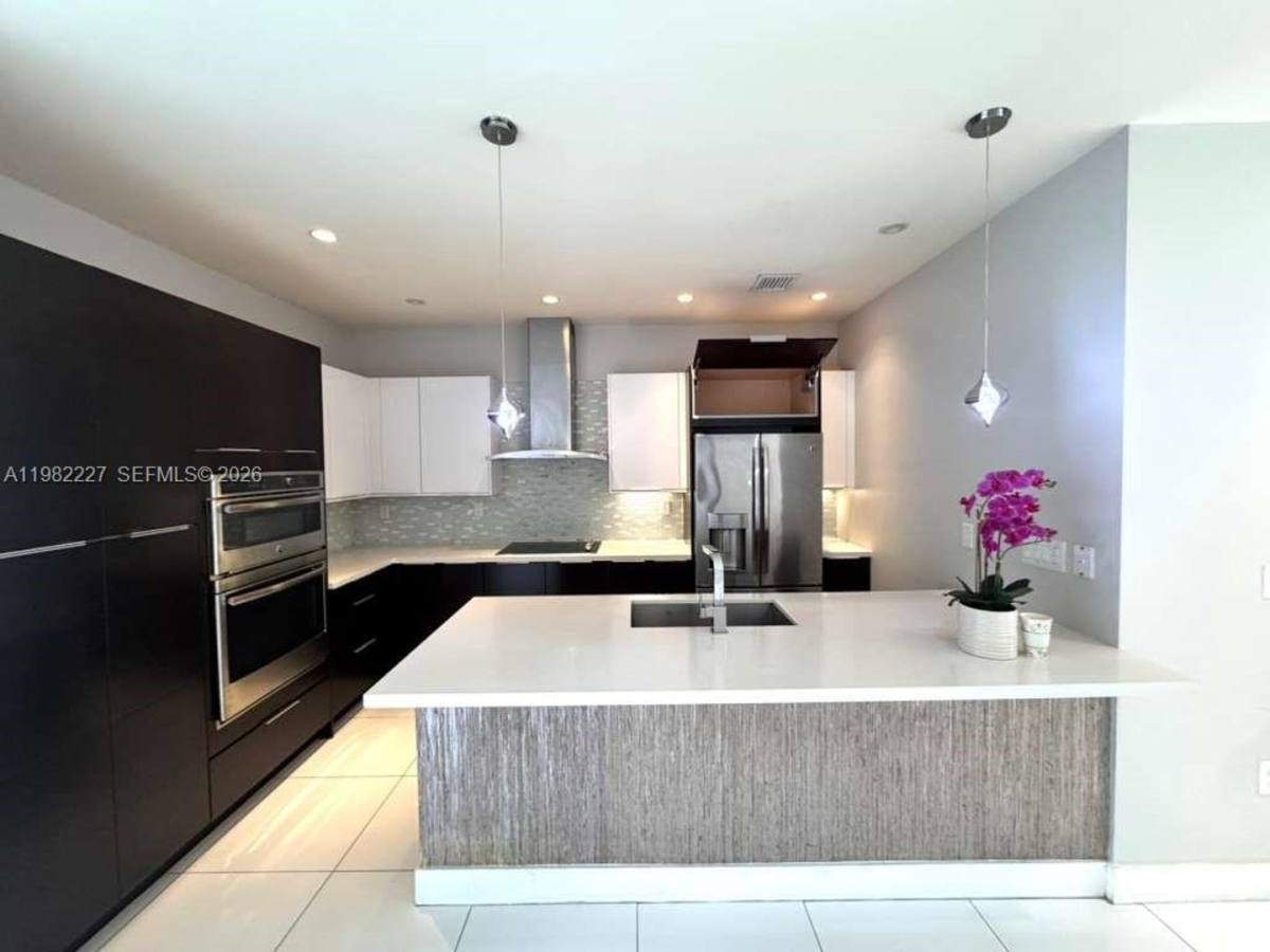 Townhouse for rent at 6458 NW 103rd Passage, Miami, FL 33178