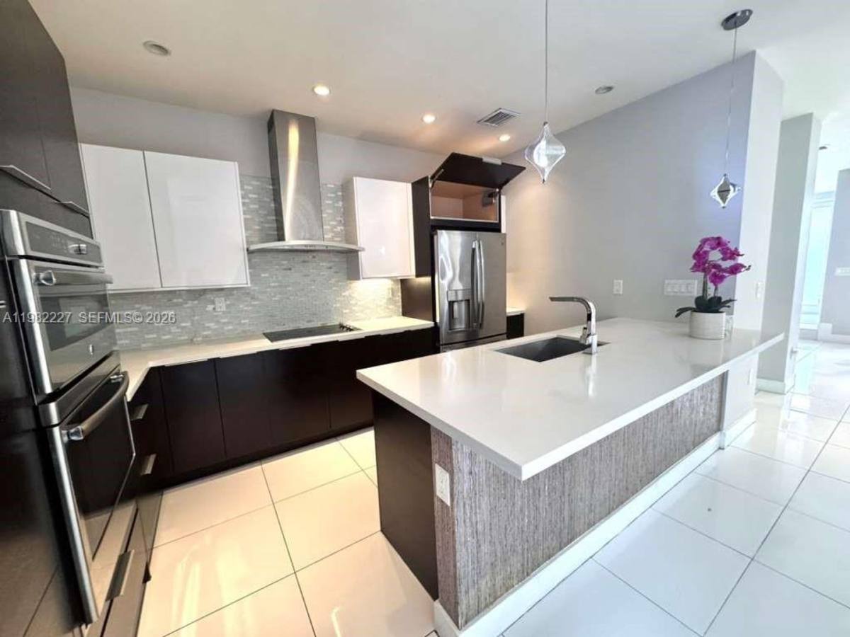 Townhouse for rent at 6458 NW 103rd Passage, Miami, FL 33178
