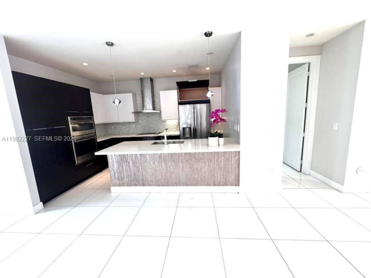 Townhouse for rent at 6458 NW 103rd Passage, Miami, FL 33178