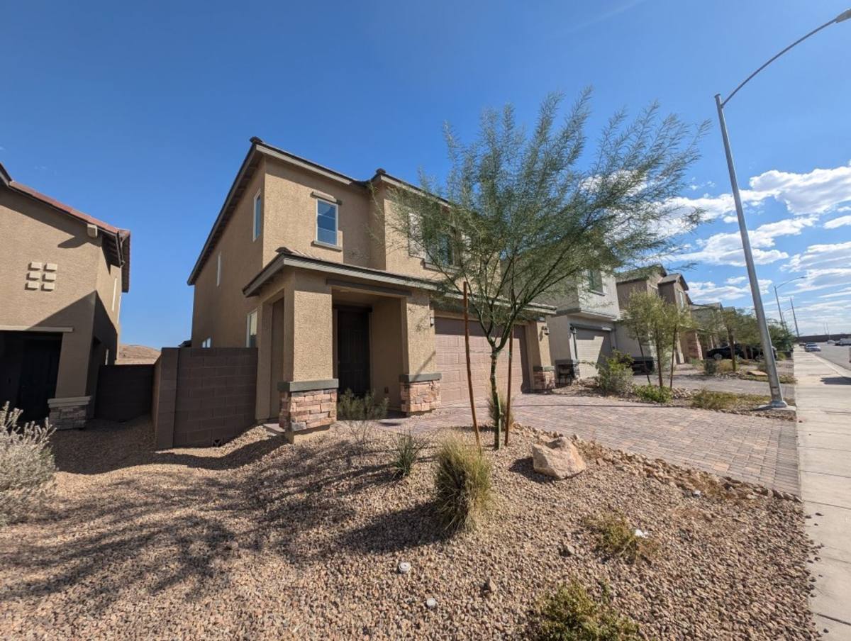 House for rent at 2932 Moulin Heights St, Las Vegas, NV 89156