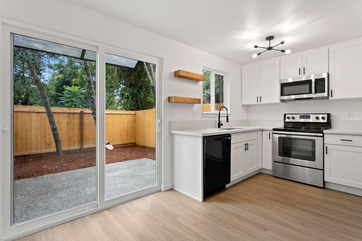 Townhouse for rent at 3240 SE 90th Place, Portland, OR 97266