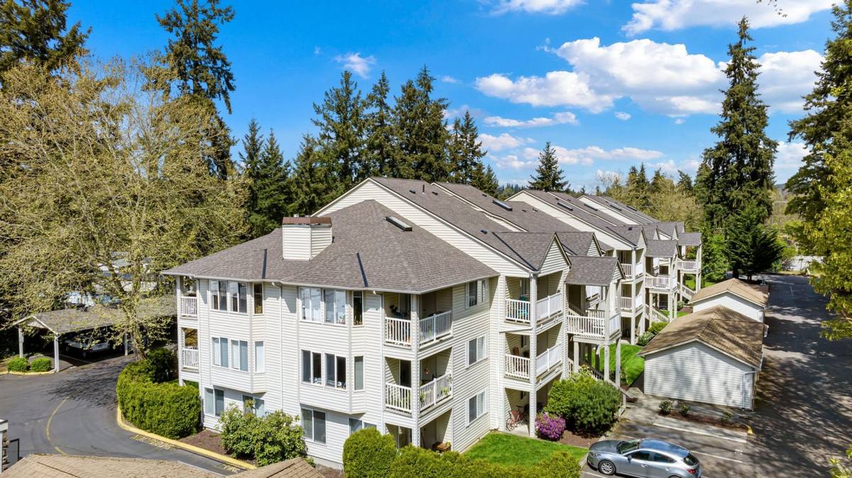 Apartment for rent at 7345 NE 175th St, Kenmore, WA 98028