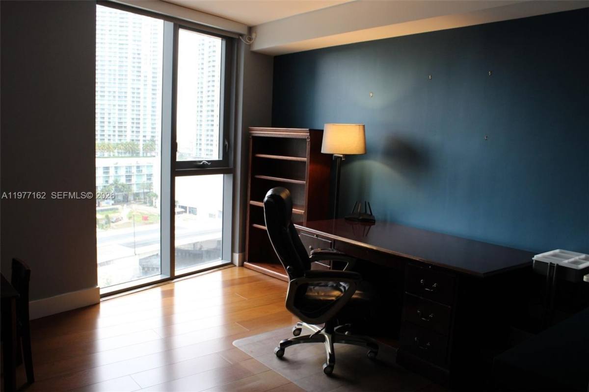 Apartment for rent at 31 SE 6th St, Miami, FL 33131
