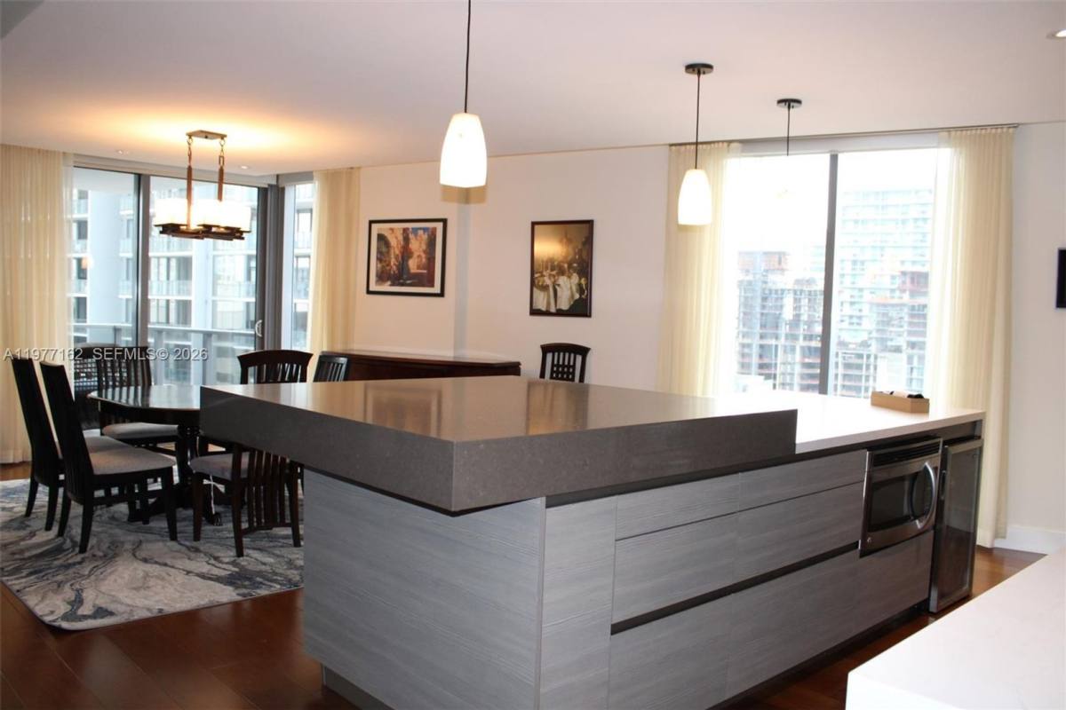 Apartment for rent at 31 SE 6th St, Miami, FL 33131