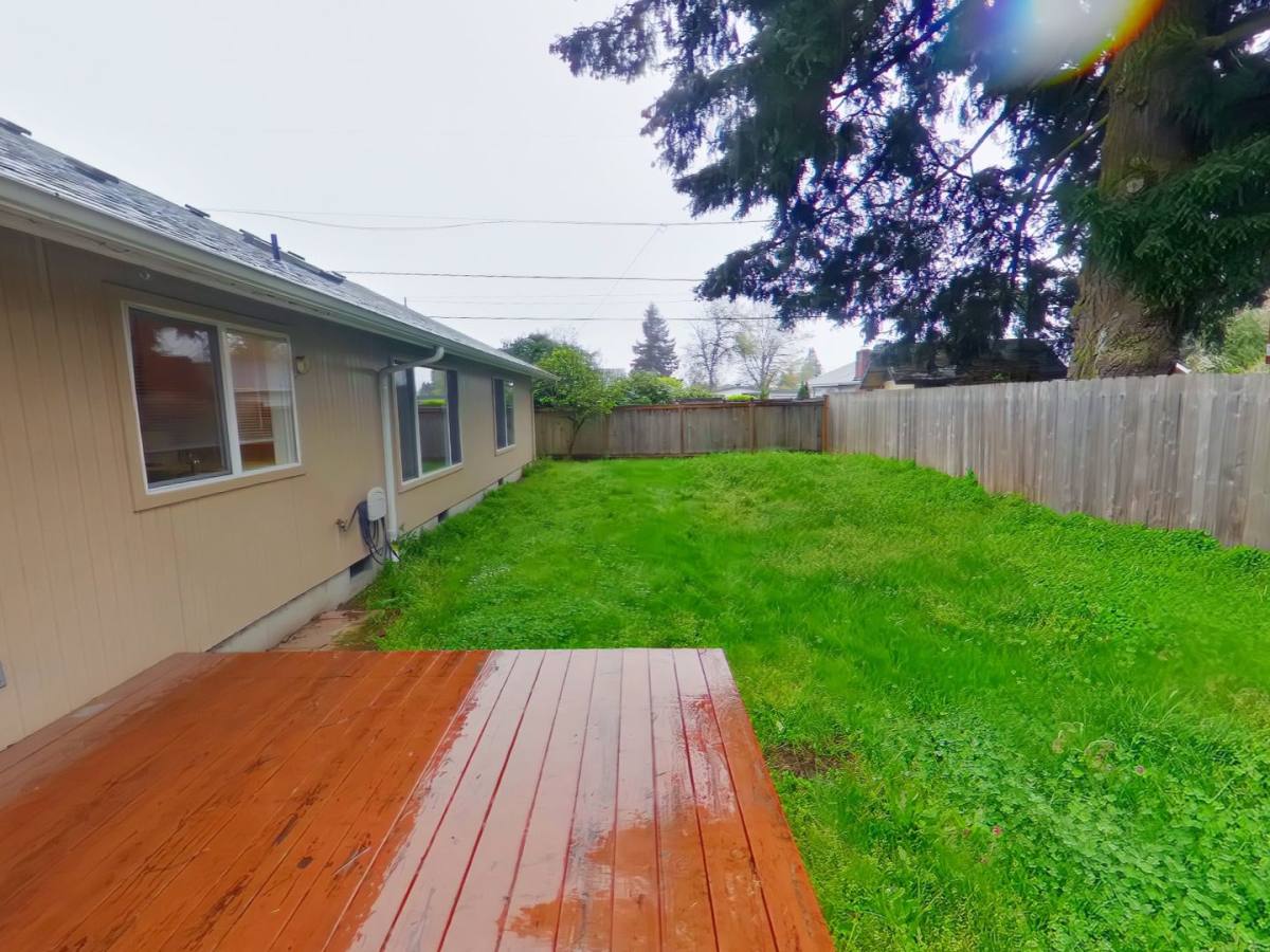 House for rent at 2310 Snelling Dr, Eugene, OR 97408