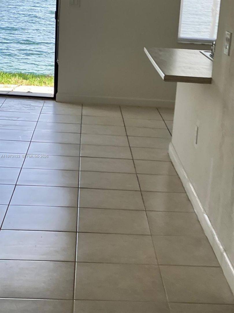 Townhouse for rent at 20564 NE 5th Place, Miami, FL 33179