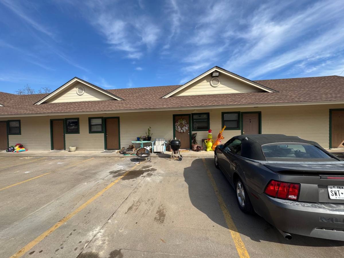 Apartment for rent at 1431 W Hyman St, Stephenville, TX 76401