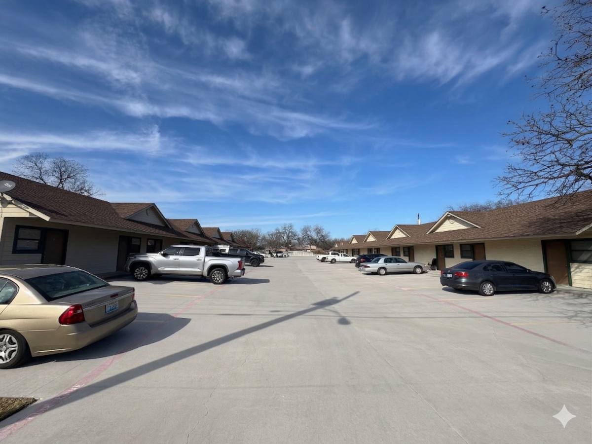 Apartment for rent at 1431 W Hyman St, Stephenville, TX 76401