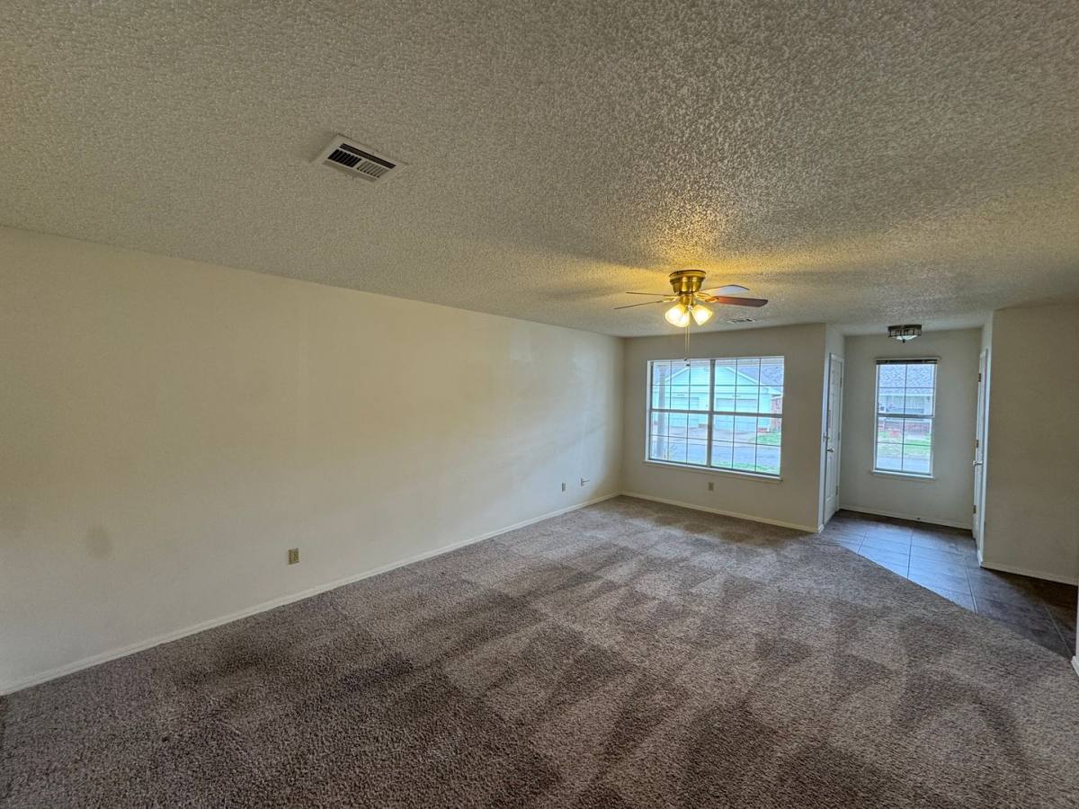 House for rent at 312 S 11th Place, Rogers, AR 72756