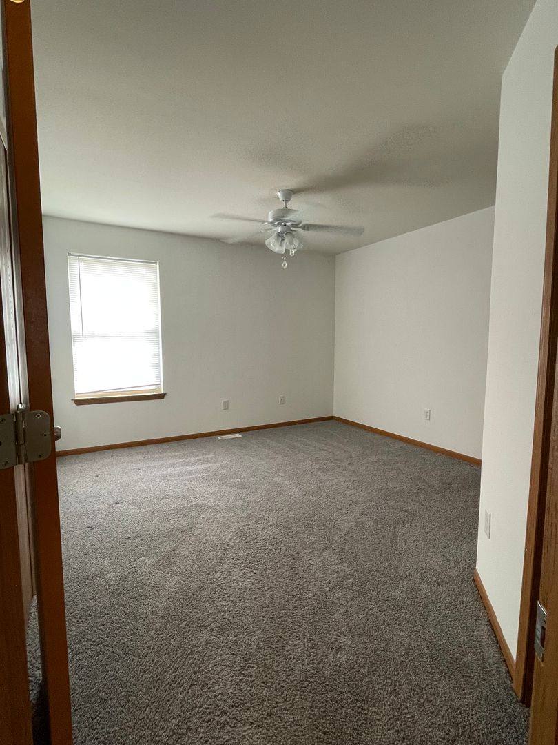 Apartment for rent at 4912 Alpine Ridgedr, Columbia, MO 65202