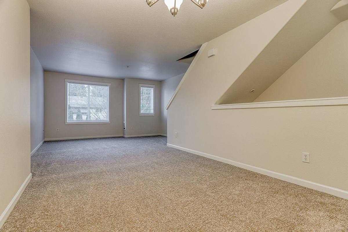 Townhouse for rent at 15075 SE Powell Blvd, Portland, OR 97236