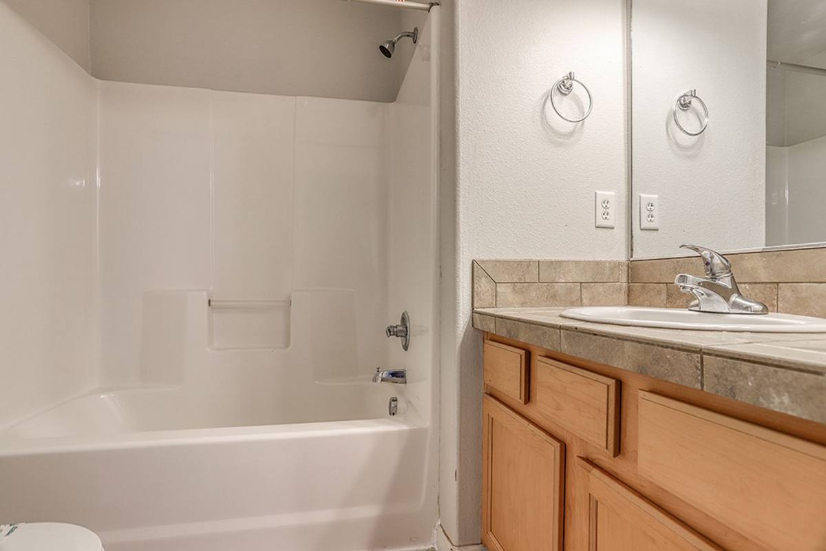 Townhouse for rent at 15075 SE Powell Blvd, Portland, OR 97236