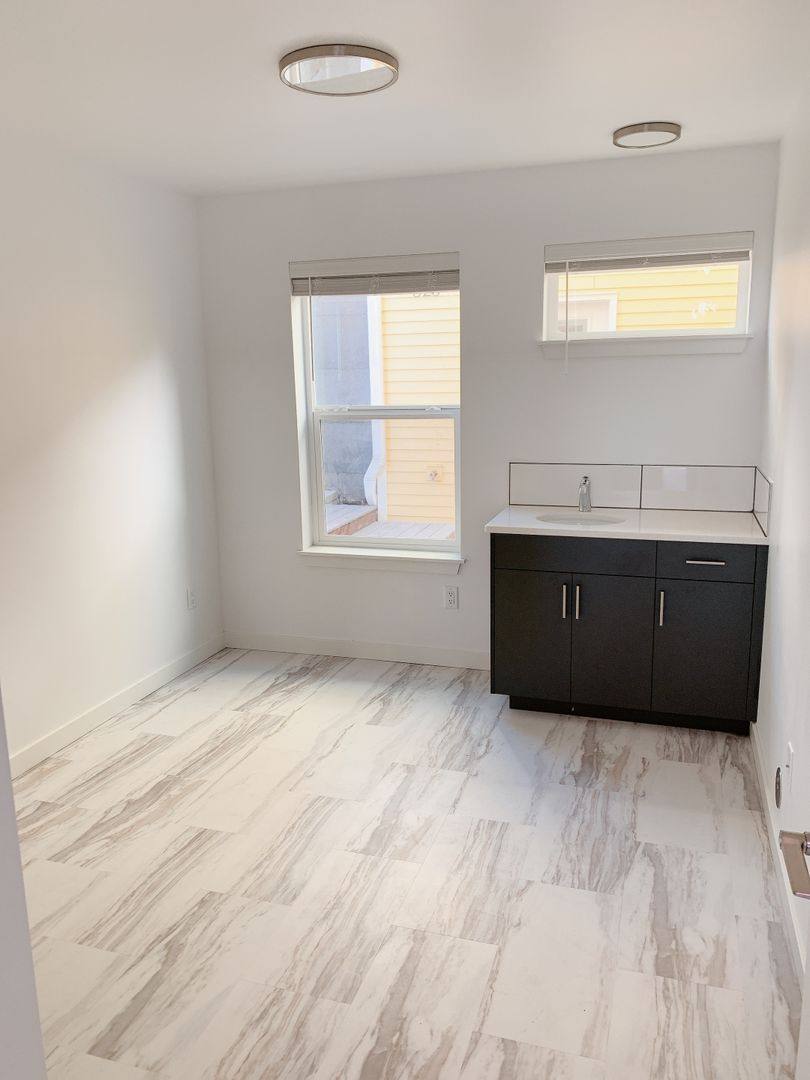 Apartment for rent at 826 N Garden St, Bellingham, WA 98225
