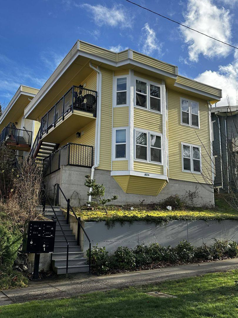 Apartment for rent at 826 N Garden St, Bellingham, WA 98225