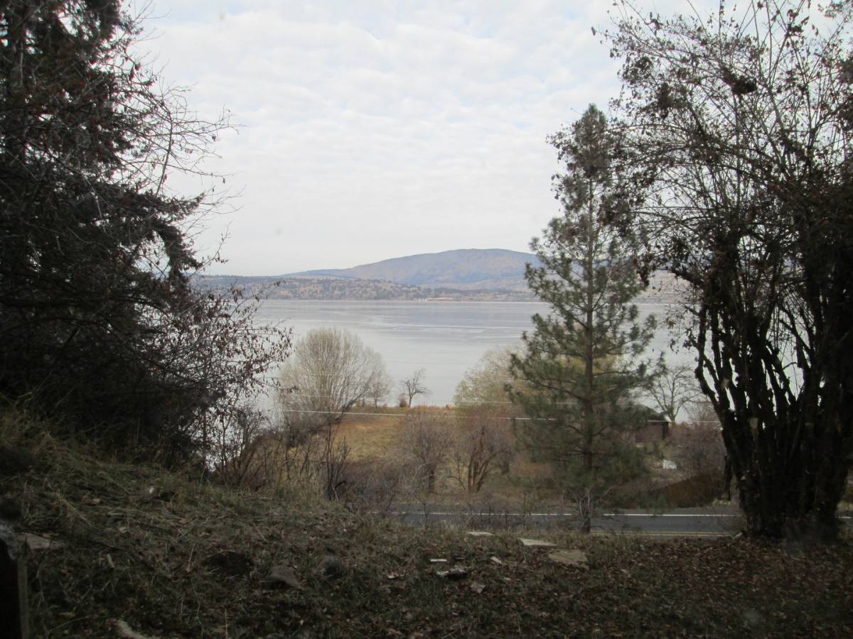 Apartment for rent at 2237 Lakeshore Dr, Klamath Falls, OR 97601