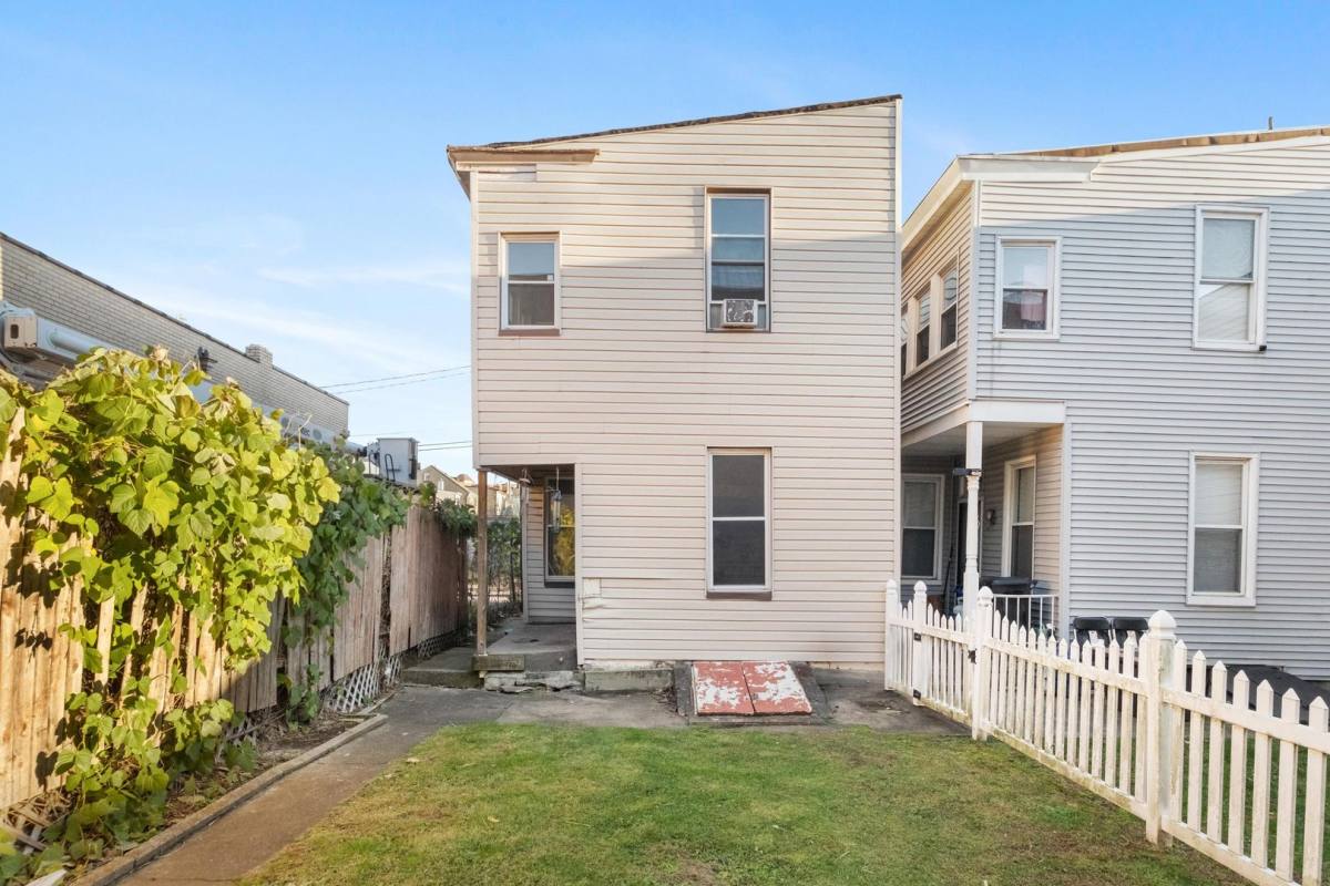 House for rent at 4431 Howley St, Pittsburgh, PA 15224