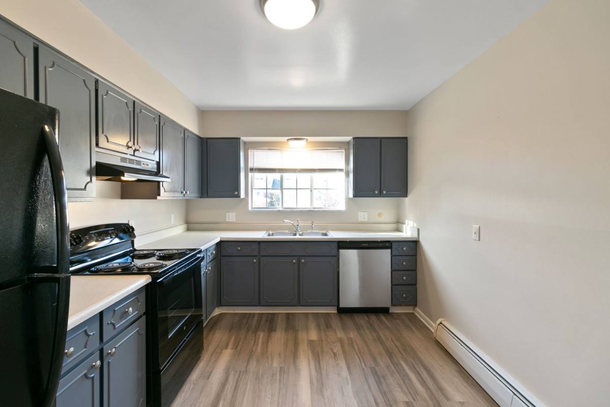 Apartment for rent at 1700 S W Ave, Jackson, MI 49203