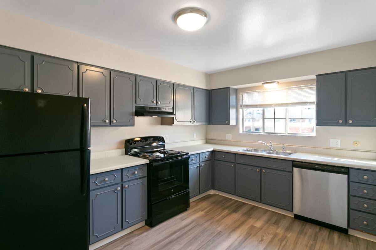 Apartment for rent at 1700 S W Ave, Jackson, MI 49203