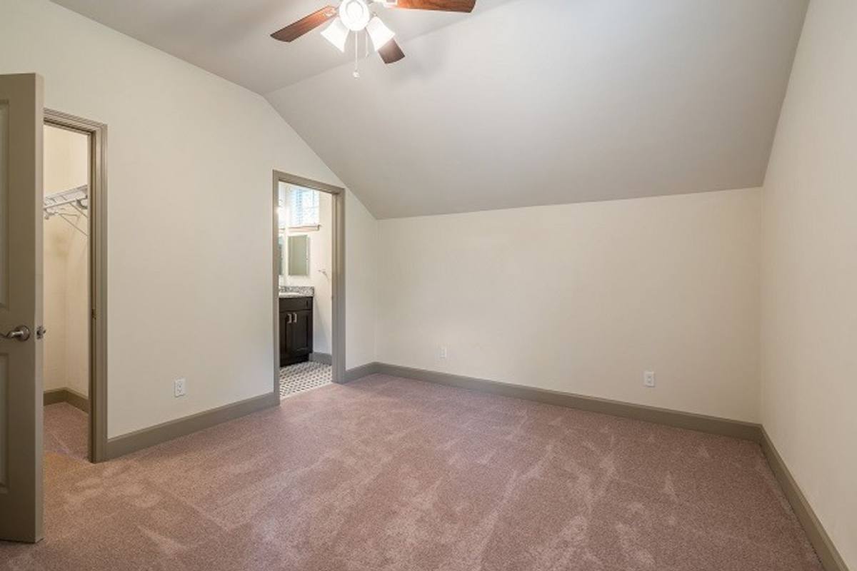 Apartment for rent at 401-413 NW 19th St, Gainesville, FL 32603