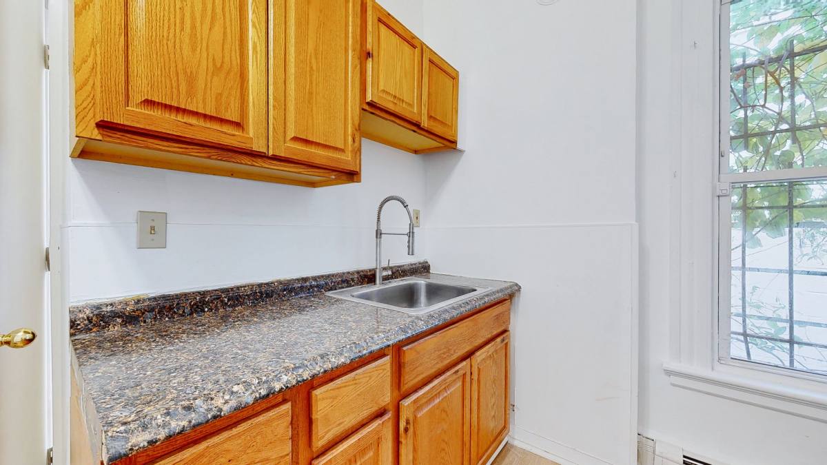 Apartment for rent at 382-384 Crown St, New Haven, CT 06511