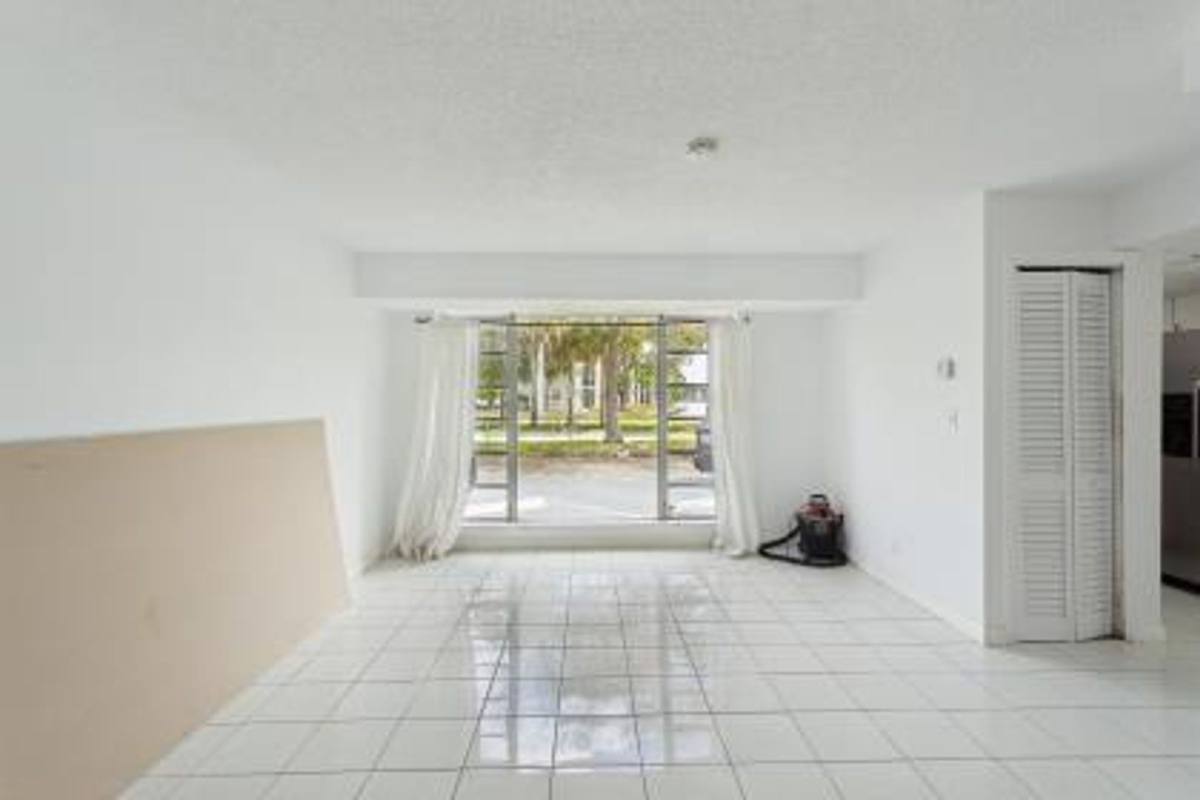 House for rent at 8027 Lagos De Campo Blvd, Fort Lauderdale, FL 33321