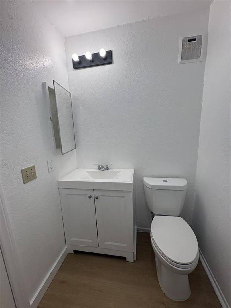 Apartment for rent at 787 Cherry Ave, Long Beach, CA 90813
