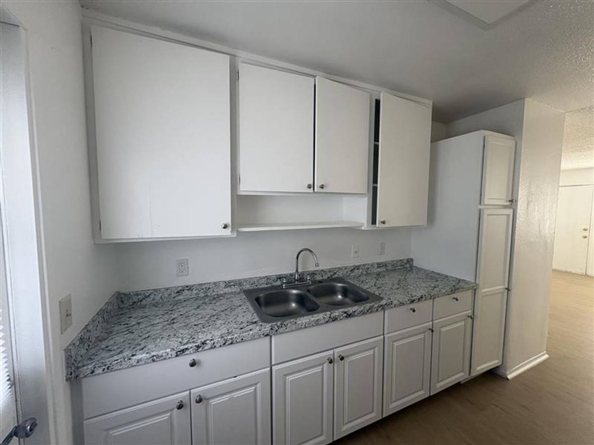 Apartment for rent at 787 Cherry Ave, Long Beach, CA 90813