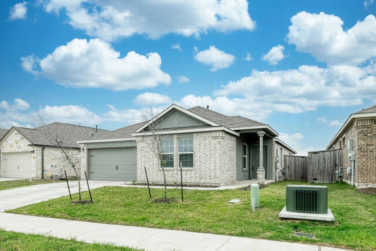House for rent at 205 Arnage Dr, Hutto, TX 78634
