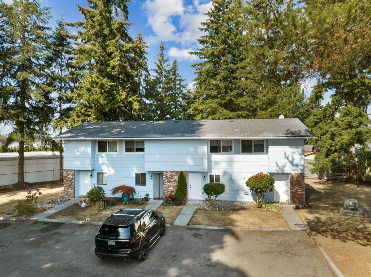 Townhouse for rent at 3207 Smokey Point Dr, Arlington, WA 98223