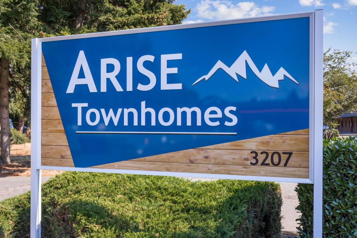 Townhouse for rent at 3207 Smokey Point Dr, Arlington, WA 98223