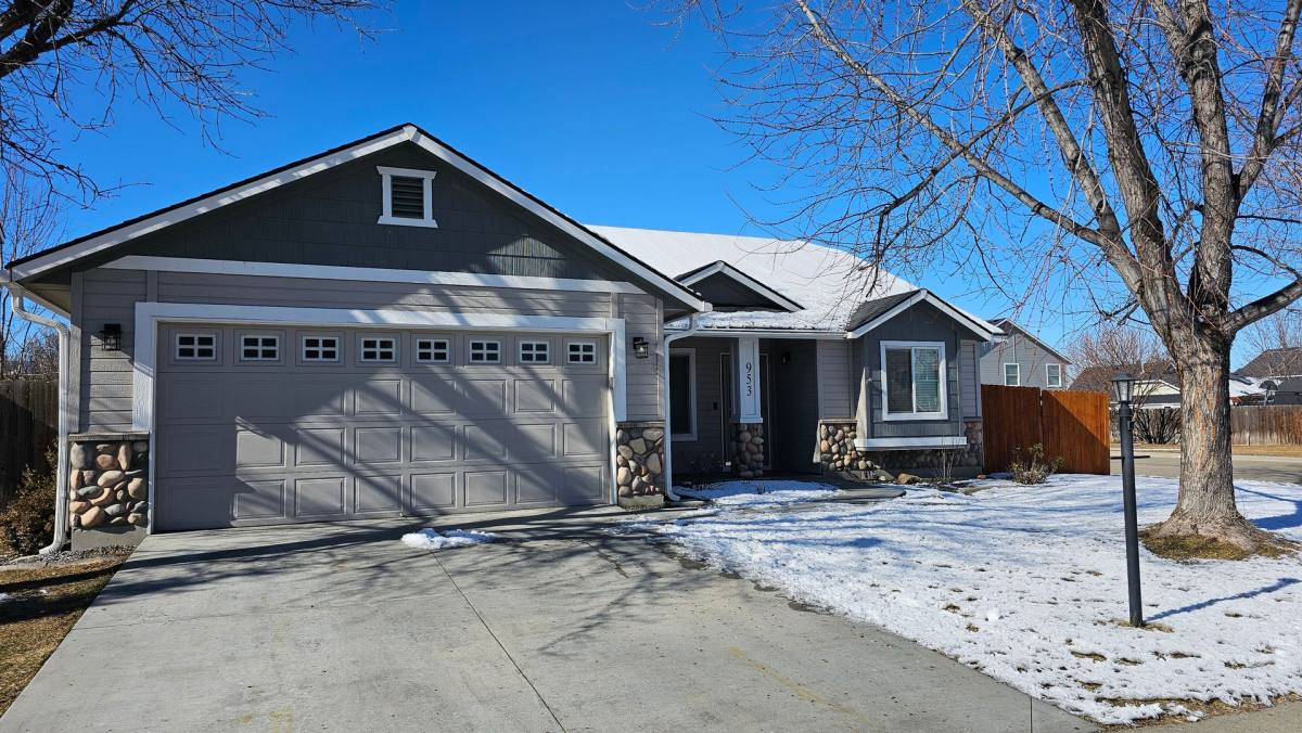 House for rent at 953 N Wolfsburg Ave, Meridian, ID 83642