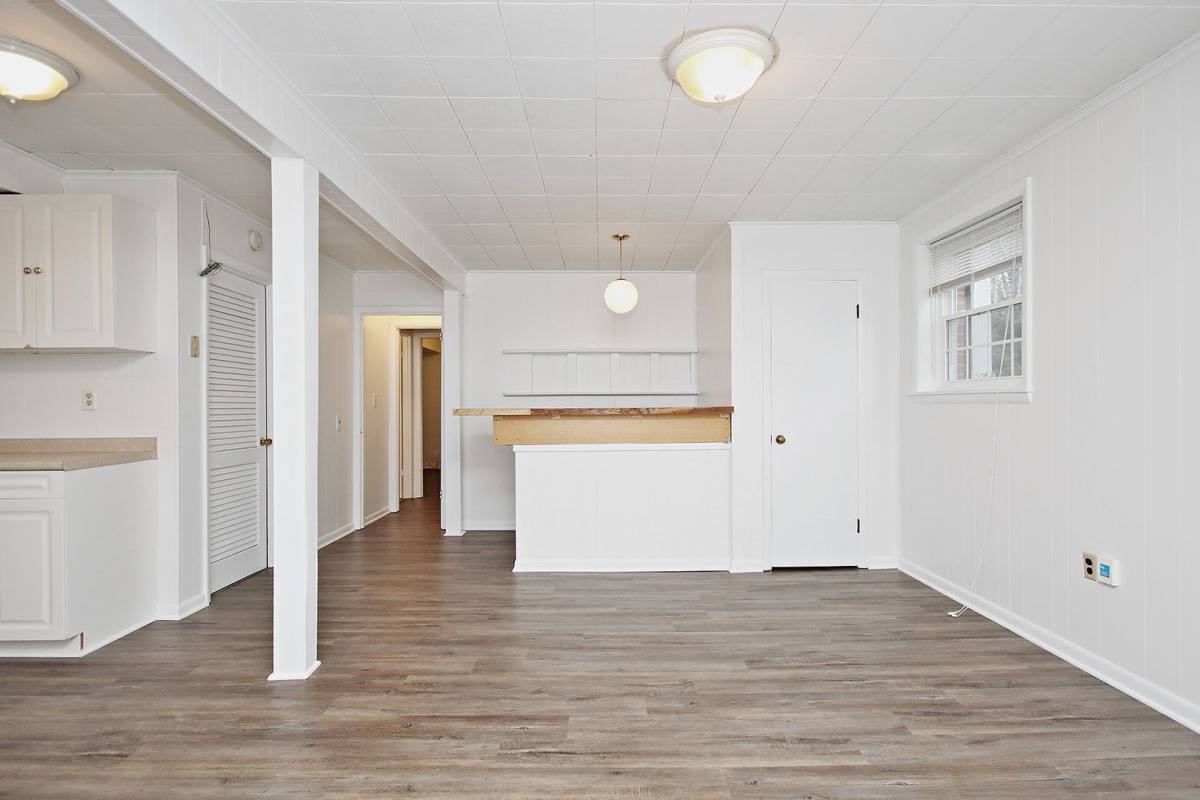 Apartment for rent at 2423 Sunset Rd, Charlottesville, VA 22903