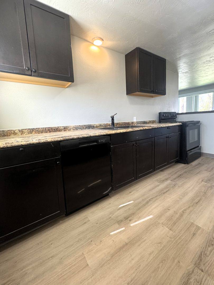 Apartment for rent at 280 1 2 20th St, Springfield, OR 97477