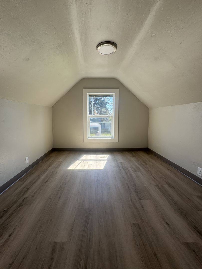 Apartment for rent at 280 1 2 20th St, Springfield, OR 97477