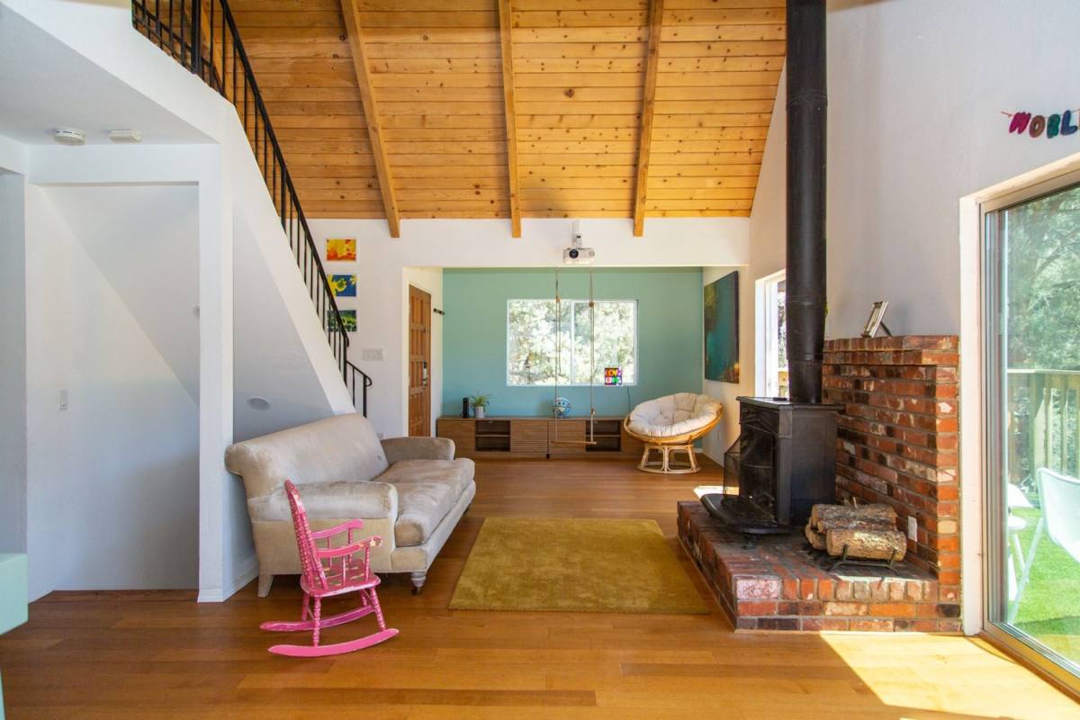 House for rent at 2235 Ironwood Dr, Venice, CA 90291