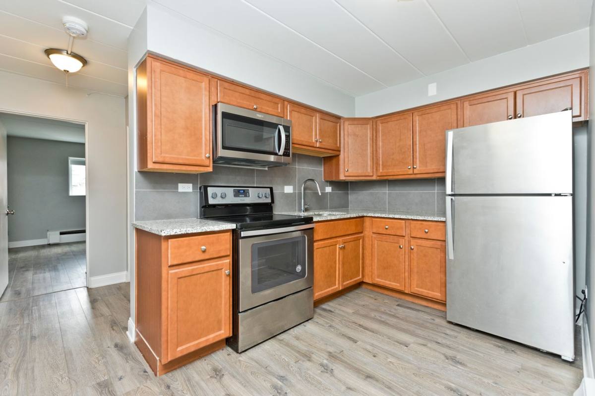 Apartment for rent at 125 Franklin St #12, Waukegan, IL 60085