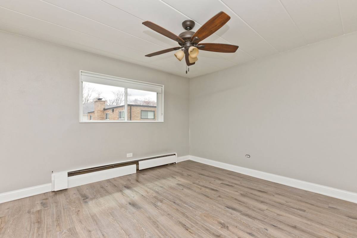Apartment for rent at 125 Franklin St #12, Waukegan, IL 60085