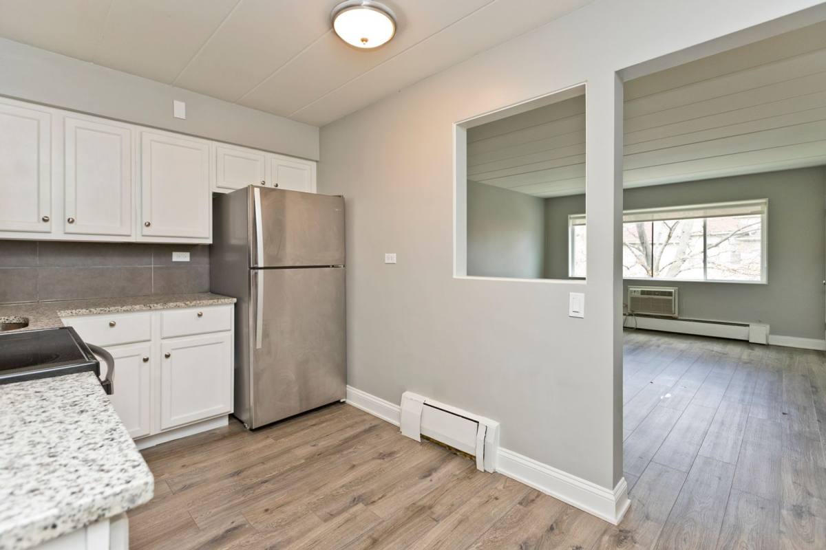 Apartment for rent at 125 Franklin St #12, Waukegan, IL 60085