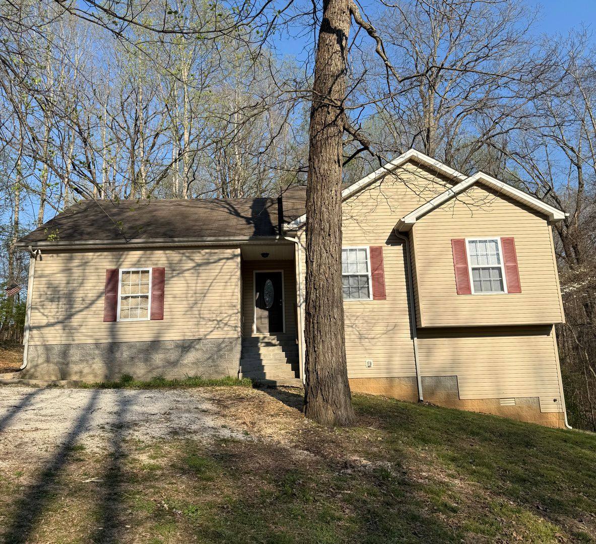House for rent at 1043 Hogan Rd, Burns, TN 37029