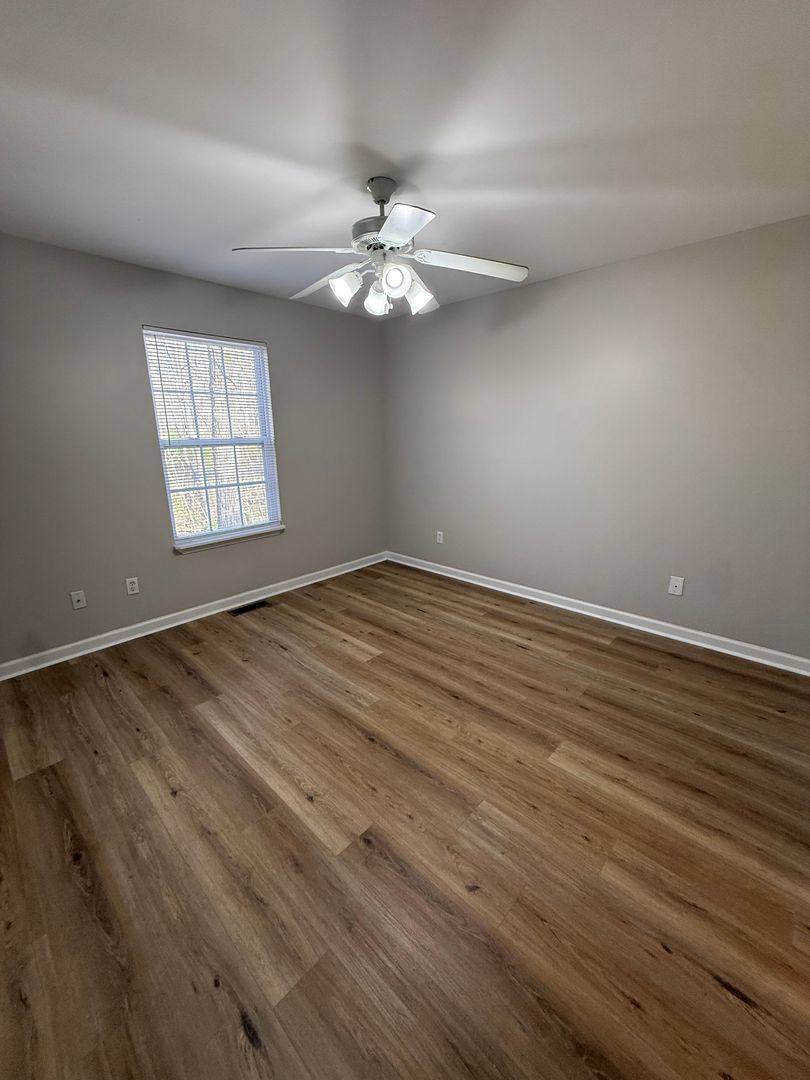 House for rent at 1043 Hogan Rd, Burns, TN 37029