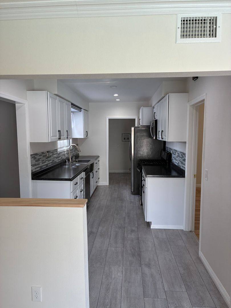 House for rent at 100 W Oakmont Dr, Montebello, CA 90640