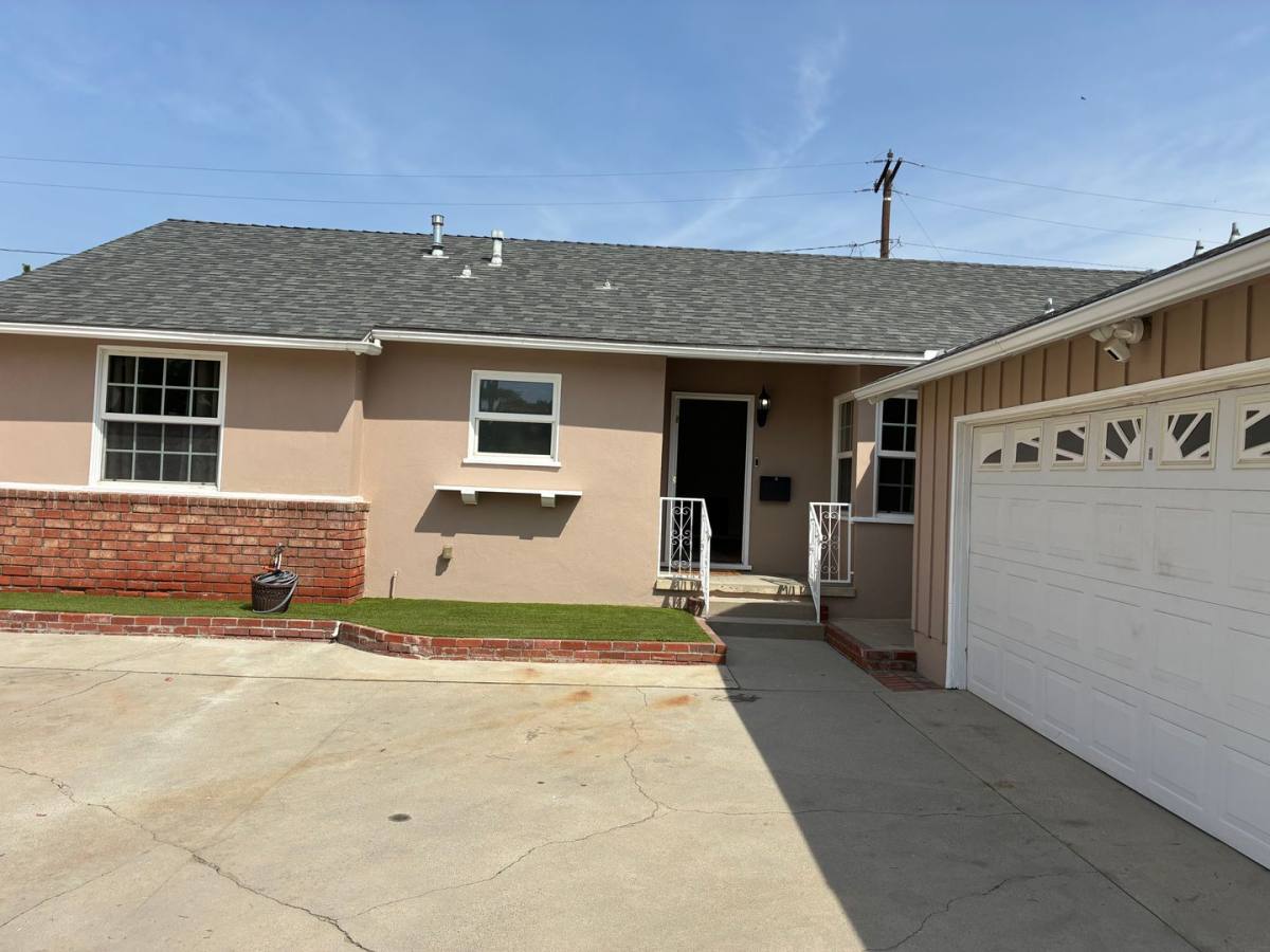 House for rent at 100 W Oakmont Dr, Montebello, CA 90640