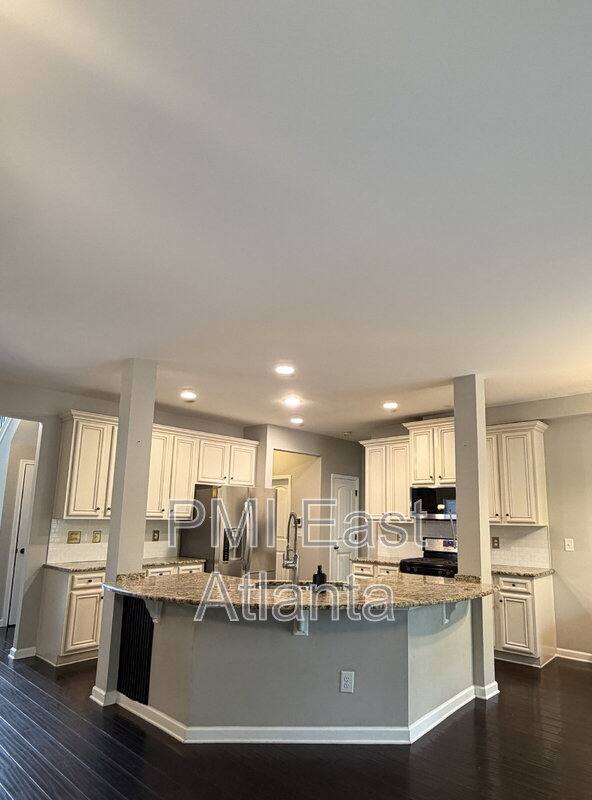 House for rent at 422 Live Oak Pass, Loganville, GA 30052