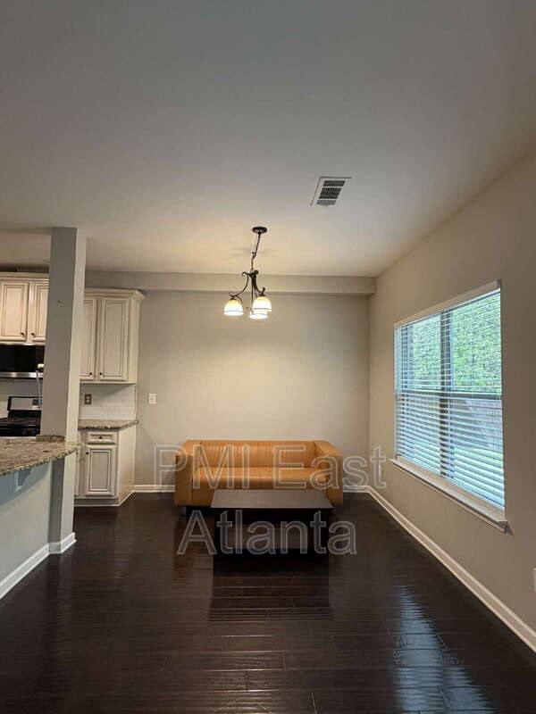 House for rent at 422 Live Oak Pass, Loganville, GA 30052