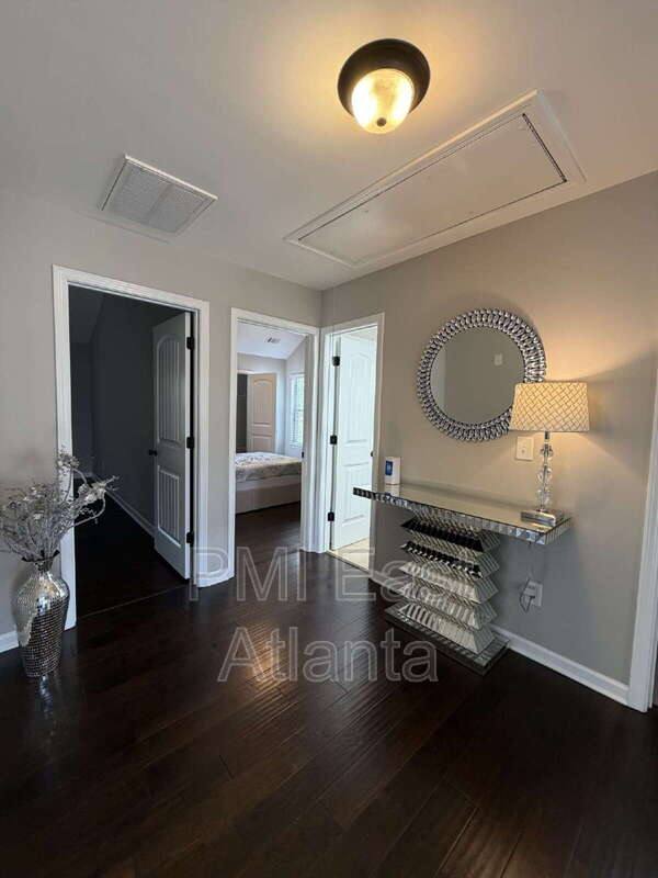 House for rent at 422 Live Oak Pass, Loganville, GA 30052