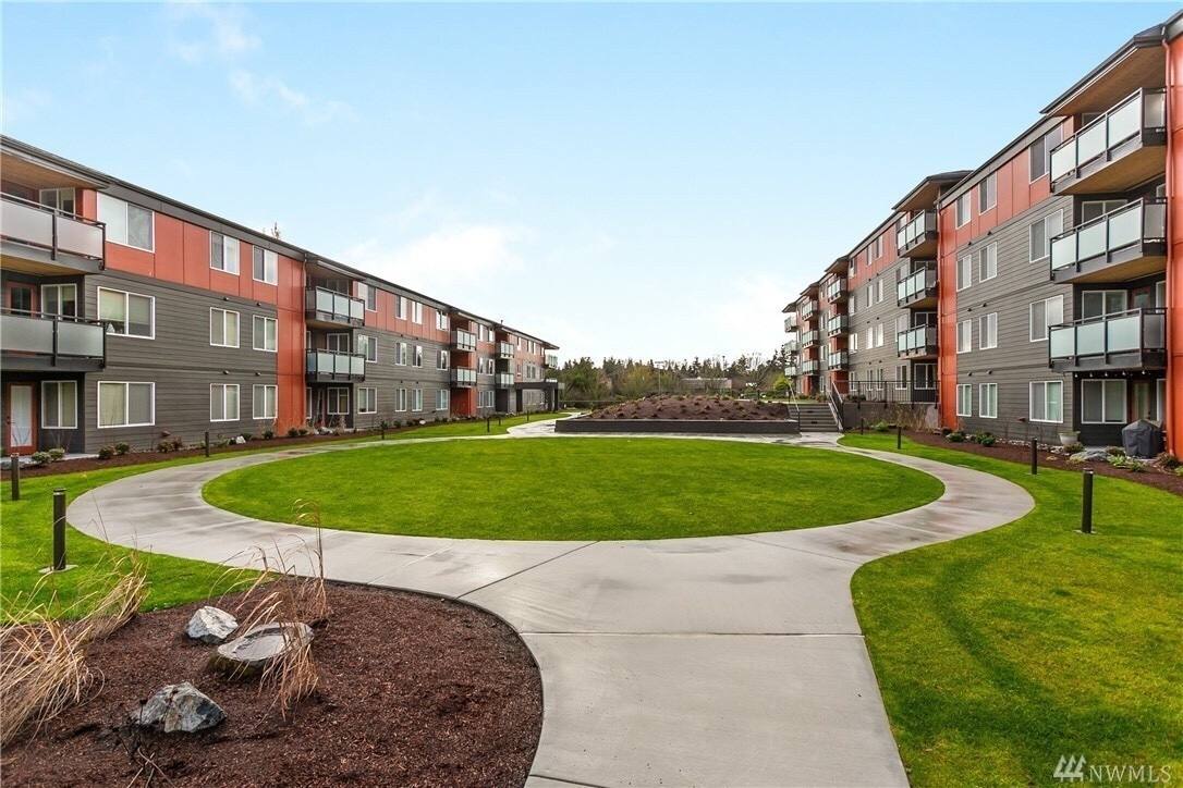 Condo for rent at 5818 NE 70th St, Seattle, WA 98115