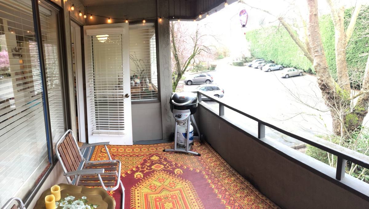Condo for rent at 5818 NE 70th St, Seattle, WA 98115
