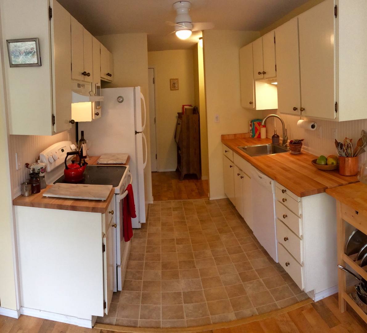 Condo for rent at 5818 NE 70th St, Seattle, WA 98115