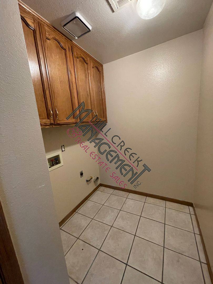 House for rent at 1913 Del Monte Court, Tulare, CA 93274